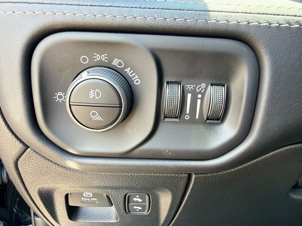 2026 RAM Ram 1500 RAM 1500 RHO CREW CAB 4X4 5'7' BOX