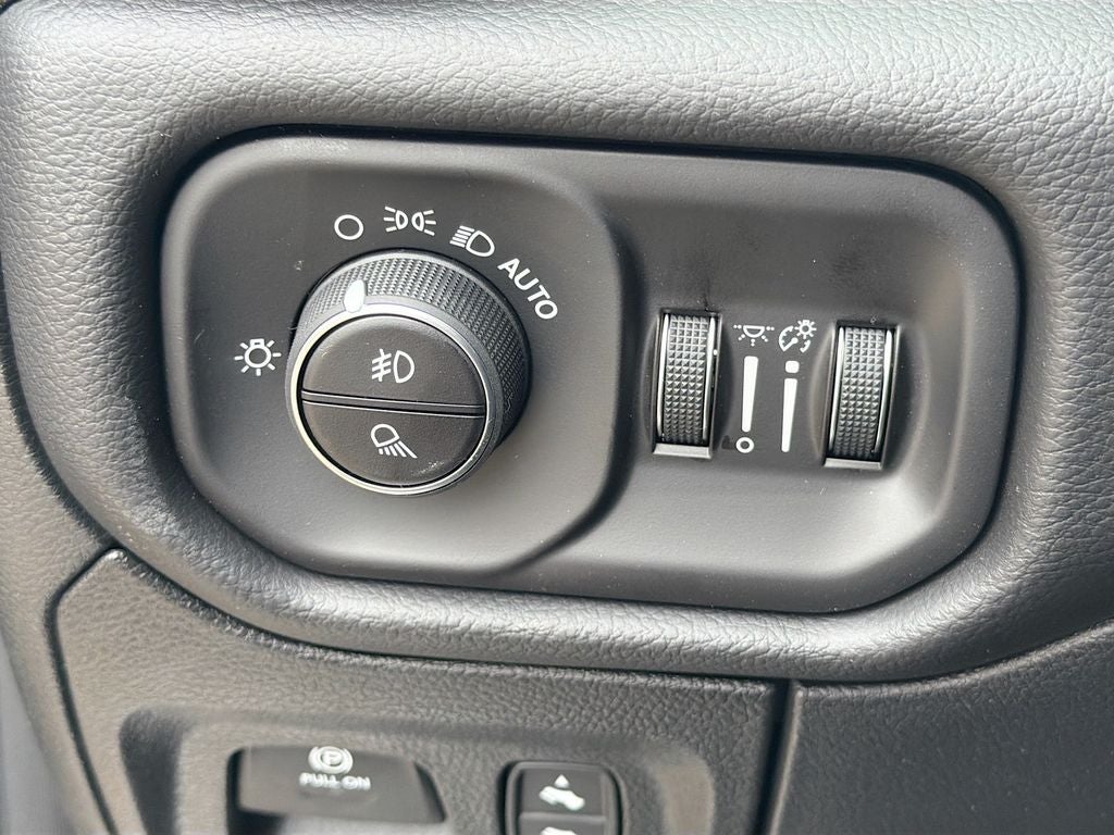 2026 RAM Ram 1500 RAM 1500 RHO CREW CAB 4X4 5'7' BOX