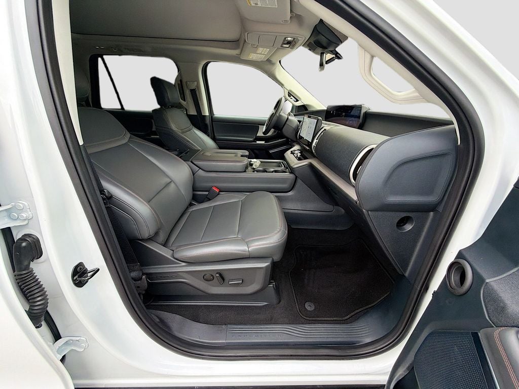 2025 Ford Expedition Active MAX