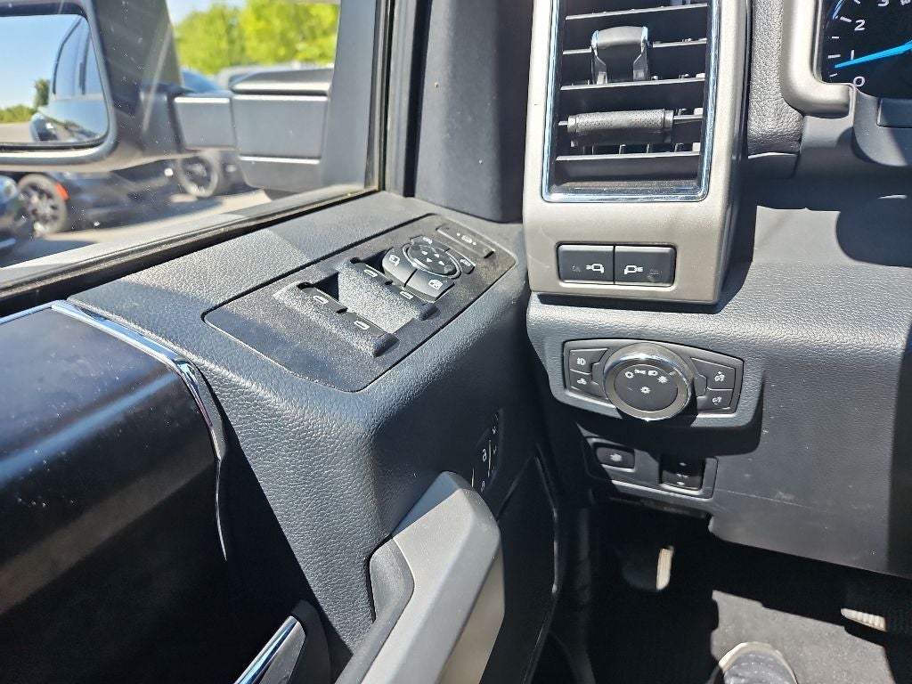 2022 Ford F-350SD Lariat