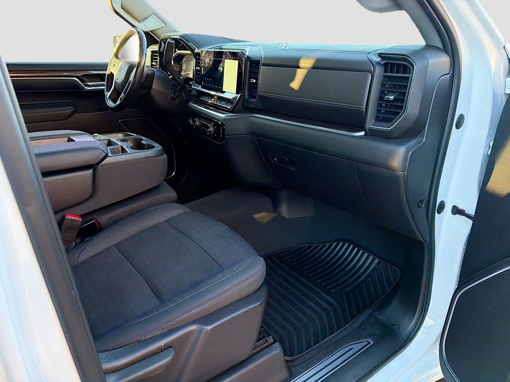 2022 Chevrolet Silverado 1500 4WD Crew Cab Short Bed RST