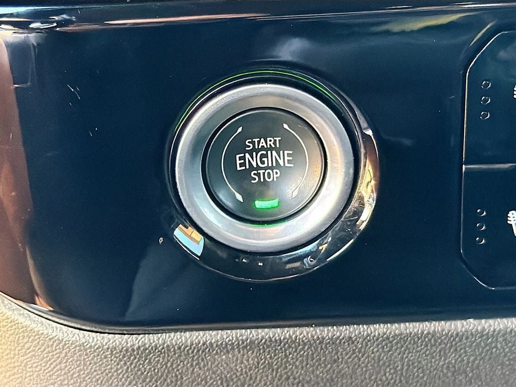 2022 Chevrolet Silverado 1500 4WD Crew Cab Short Bed RST