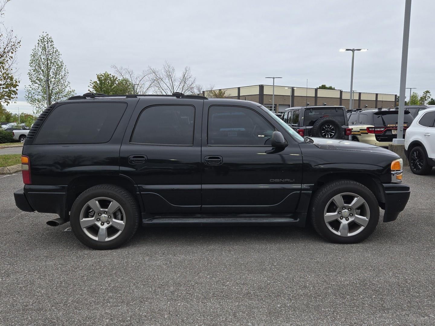 2002 GMC Yukon Denali