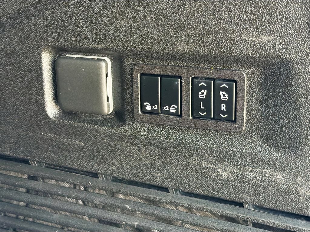 2023 GMC Yukon 4WD Denali
