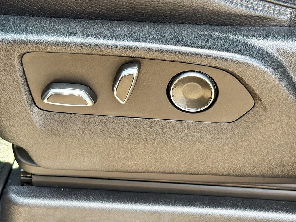 2023 GMC Yukon 4WD Denali