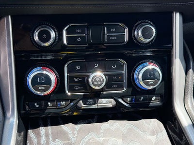 2023 GMC Yukon 4WD Denali