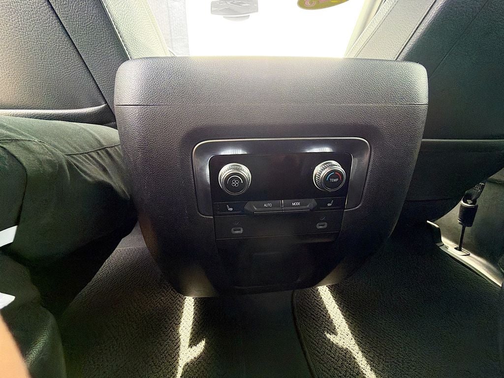 2023 GMC Yukon 4WD Denali