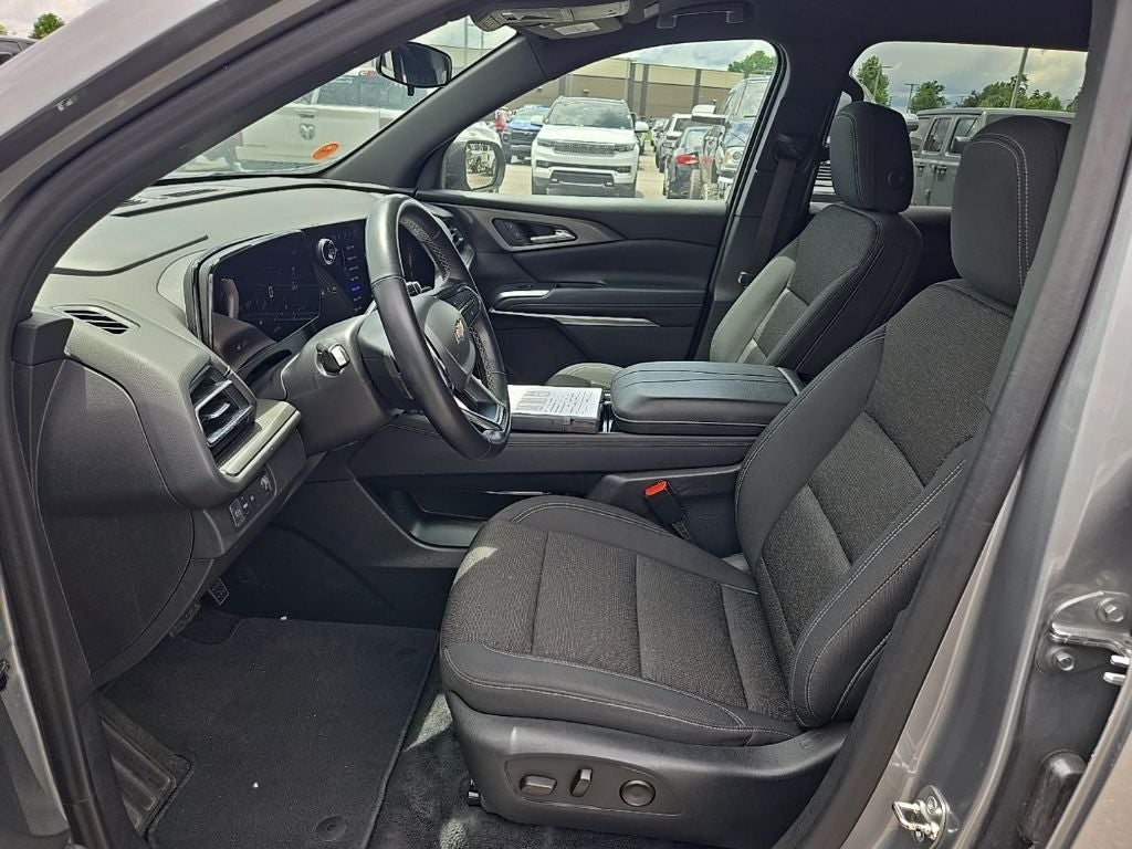 2024 Chevrolet Traverse FWD LT