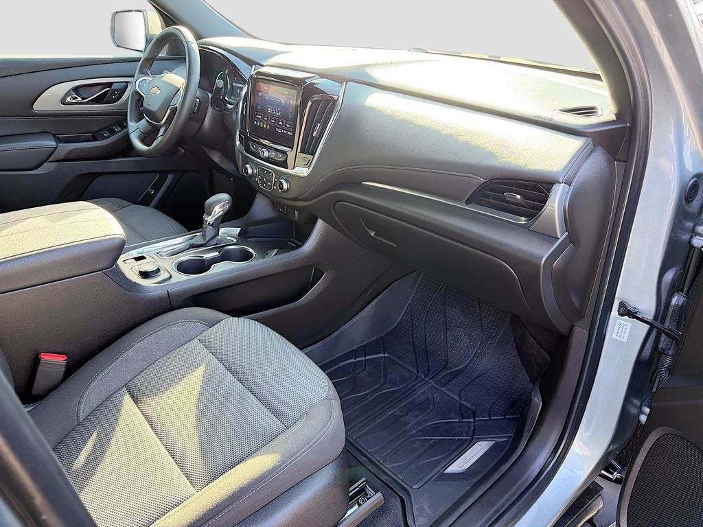2023 Chevrolet Traverse FWD LT Cloth