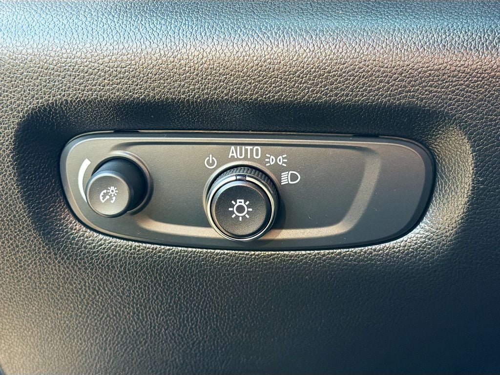 2023 Chevrolet Traverse FWD LT Cloth