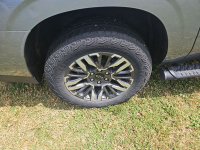 2025 Chevrolet Suburban 4WD Z71