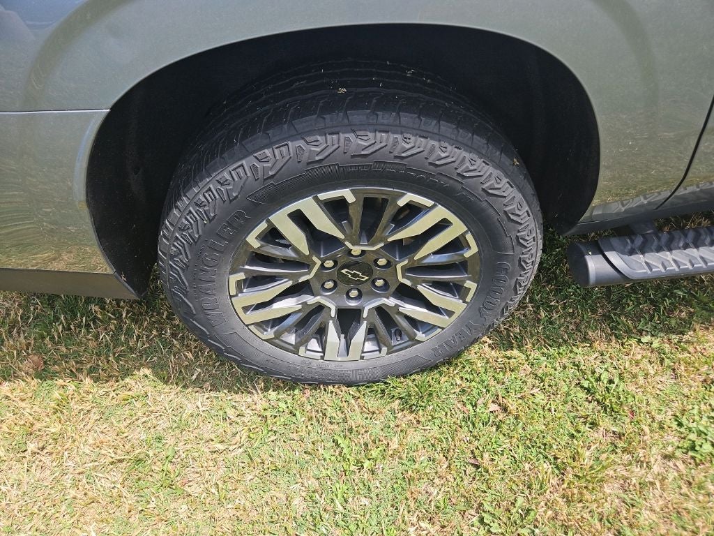 2025 Chevrolet Suburban 4WD Z71