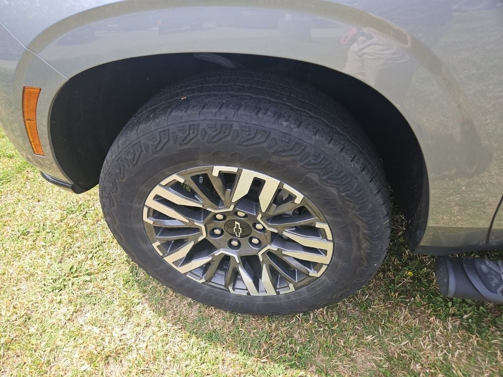 2025 Chevrolet Suburban 4WD Z71