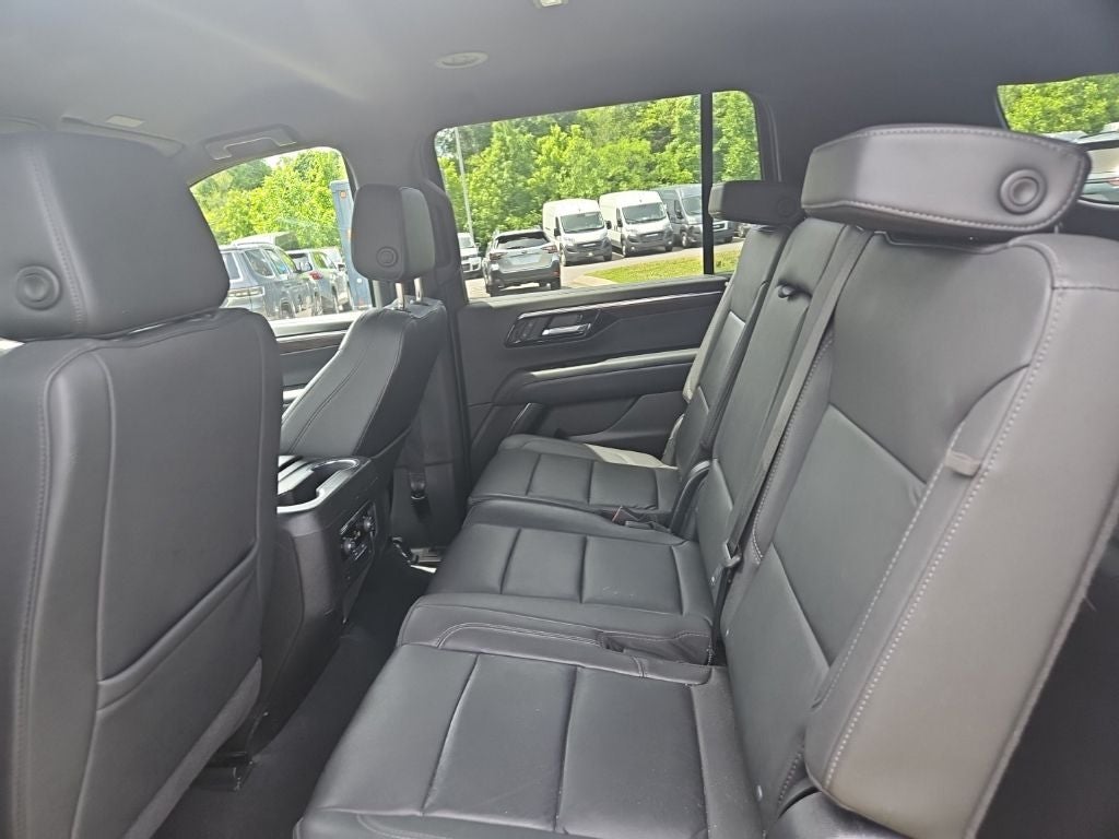 2025 Chevrolet Suburban 4WD Z71