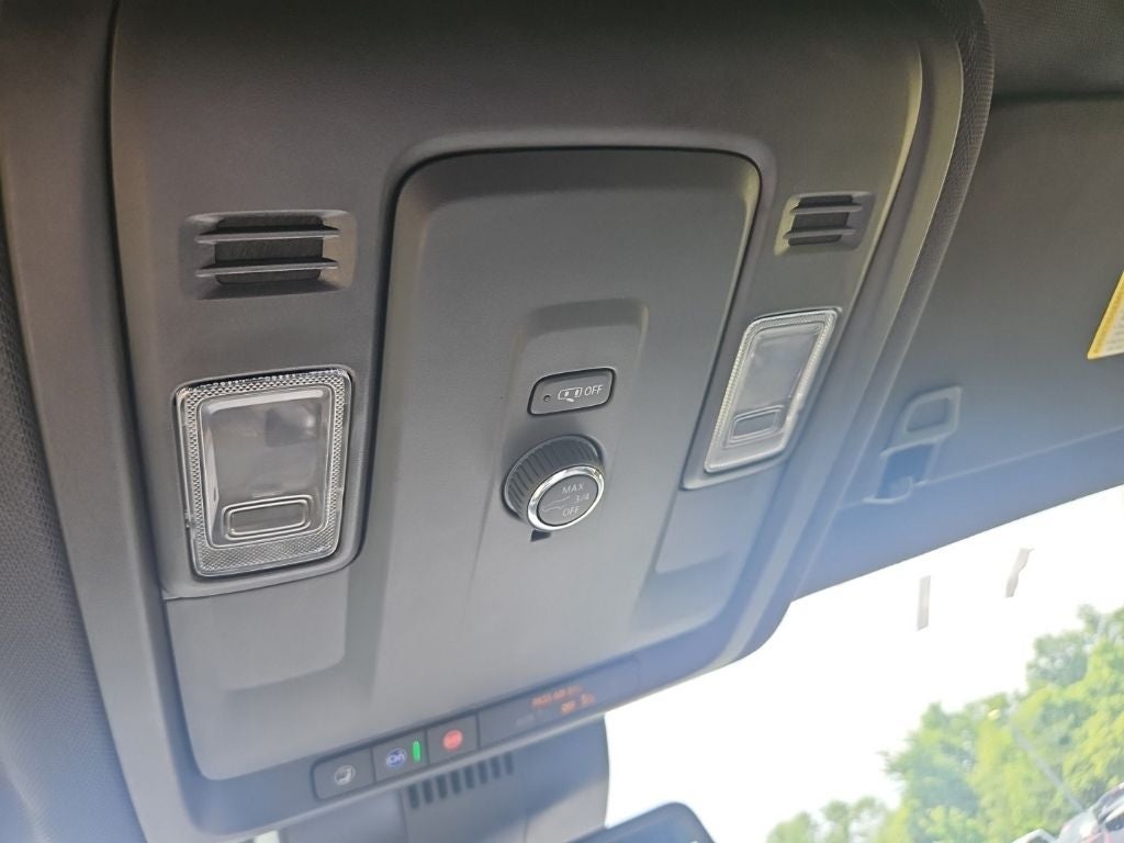 2025 Chevrolet Suburban 4WD Z71