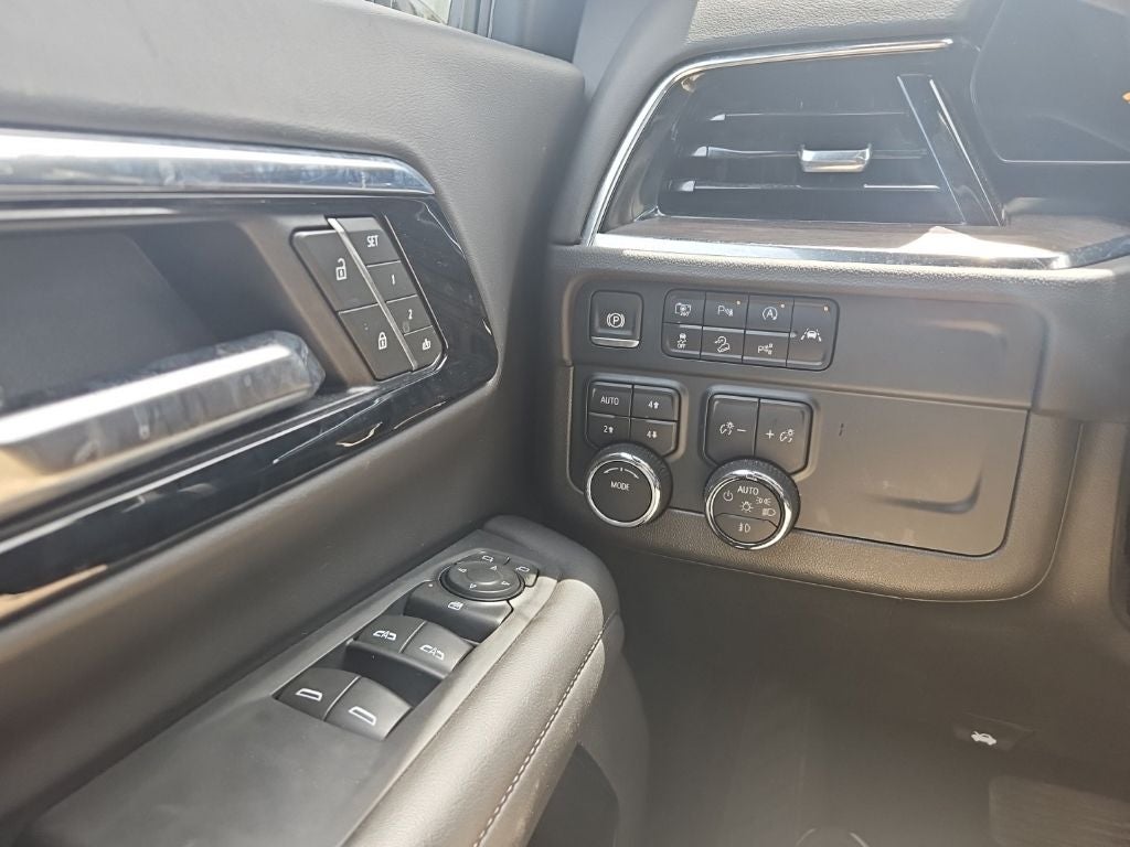 2025 Chevrolet Suburban 4WD Z71