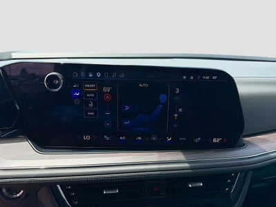 2025 Chevrolet Suburban 4WD Z71