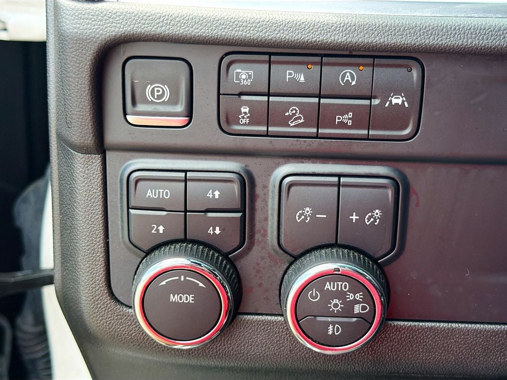 2025 Chevrolet Suburban 4WD Z71