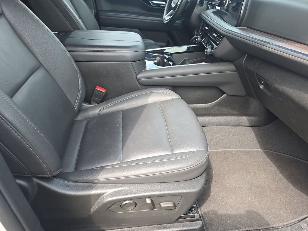 2025 Chevrolet Suburban 4WD Z71