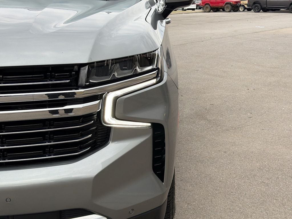 2023 Chevrolet Suburban 4WD LT