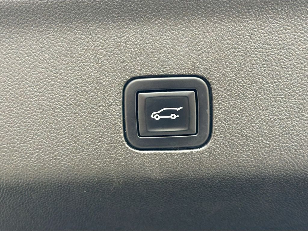 2023 Chevrolet Suburban 4WD LT