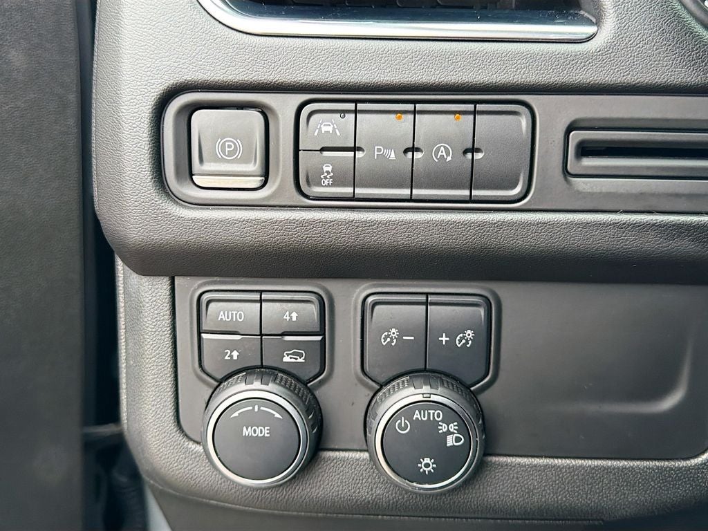 2023 Chevrolet Suburban 4WD LT