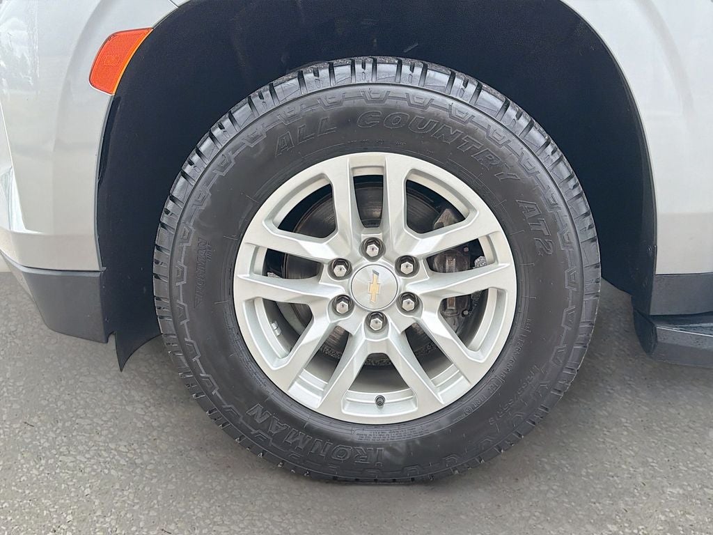 2023 Chevrolet Suburban 4WD LT