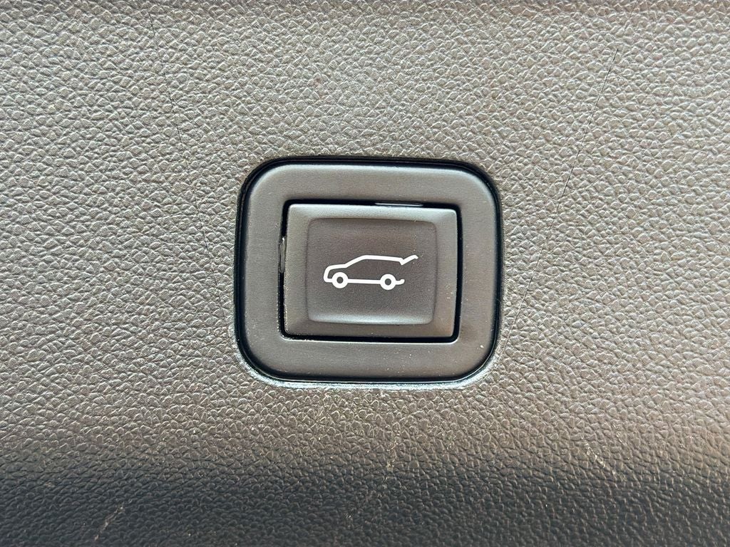 2024 Chevrolet Suburban 4WD LT