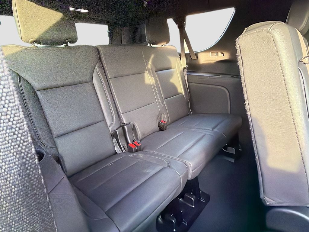 2024 Chevrolet Suburban 4WD LT