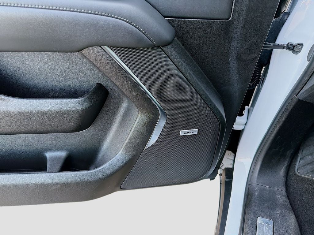 2024 Chevrolet Suburban 4WD LT