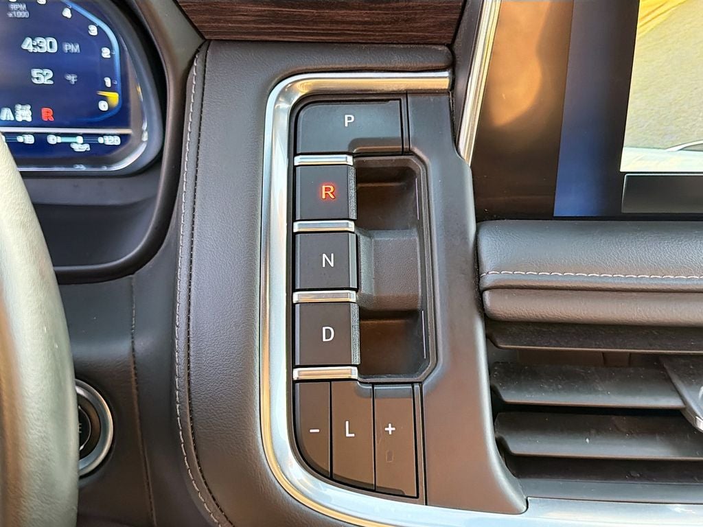 2024 Chevrolet Suburban 4WD LT