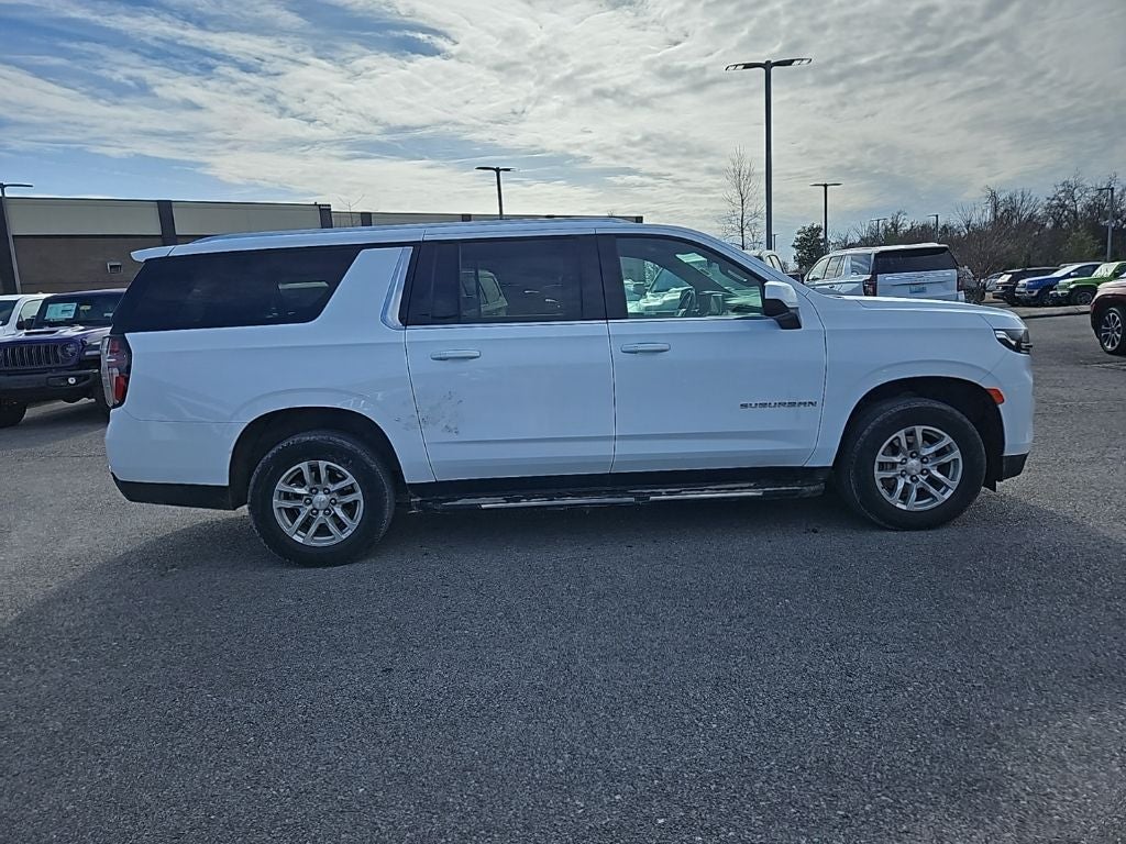 2024 Chevrolet Suburban 4WD LT