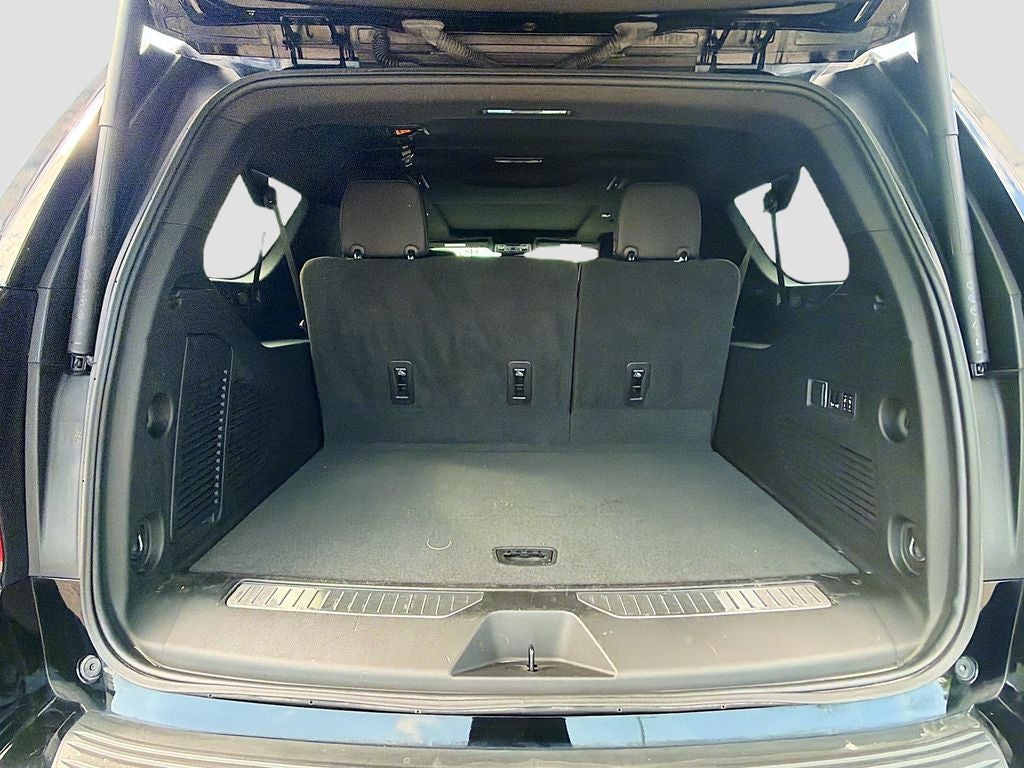 2023 Chevrolet Suburban 4WD Z71