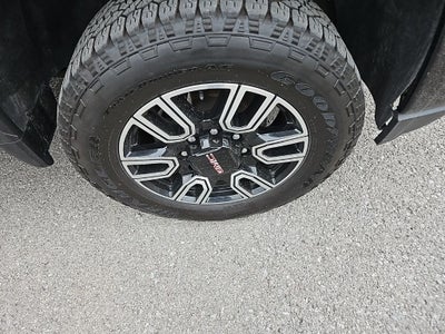 2023 GMC Sierra 2500HD 4WD Crew Cab Standard Bed AT4