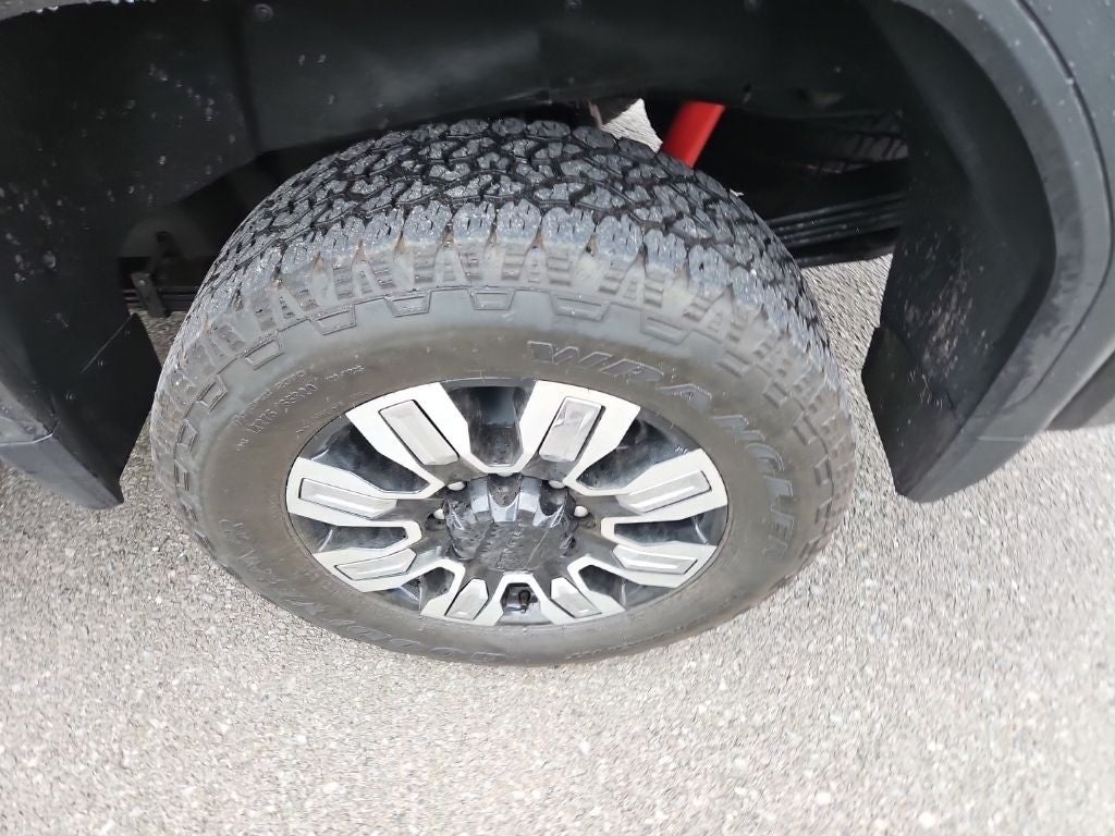 2025 GMC Sierra 2500HD 4WD Crew Cab Standard Bed Denali