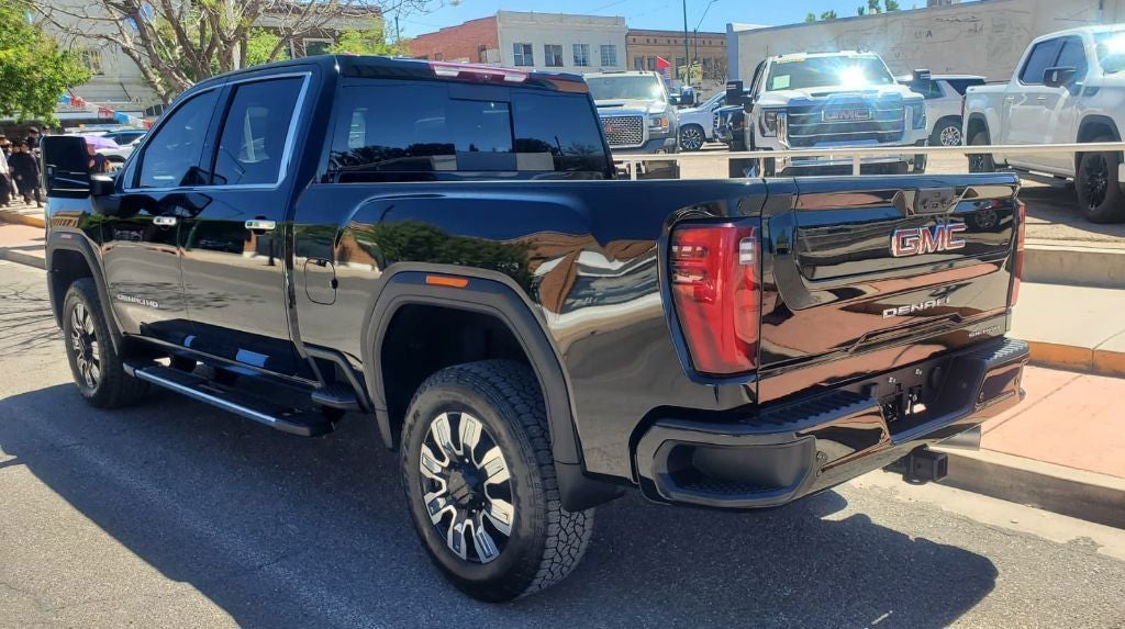 2025 GMC Sierra 2500HD Denali