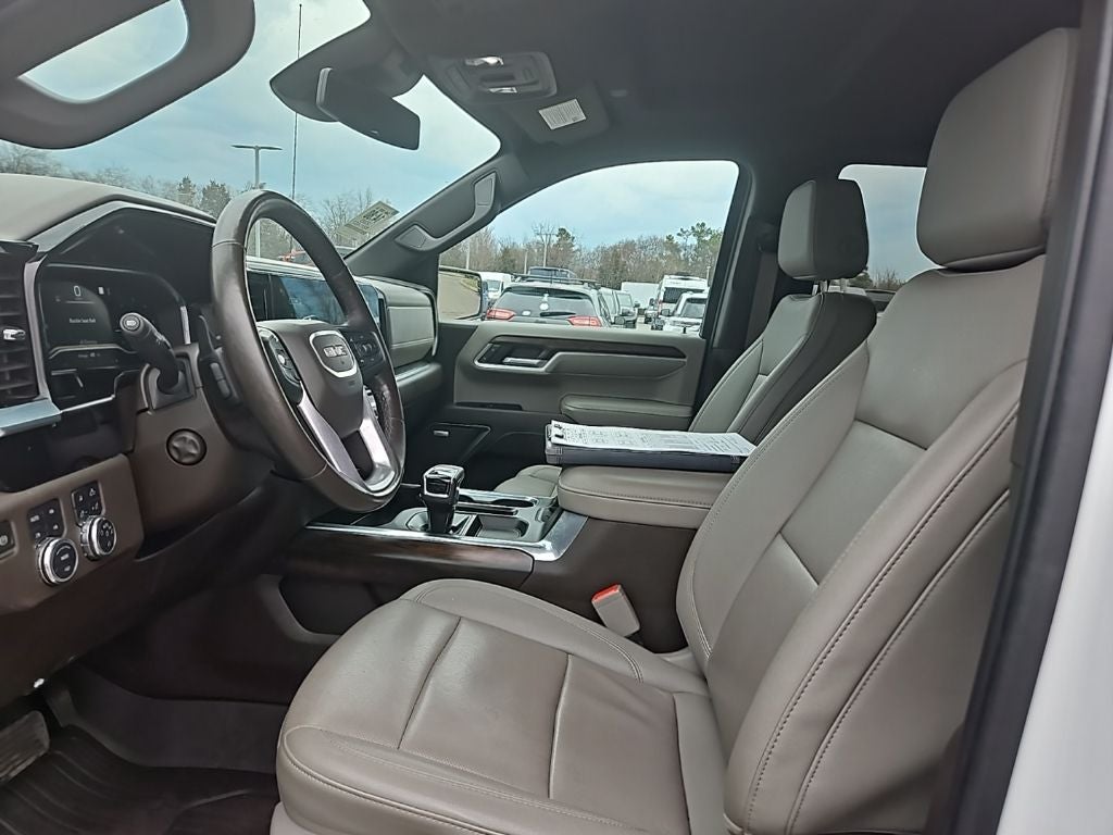 2023 GMC Sierra 1500 4WD Crew Cab Short Box SLT