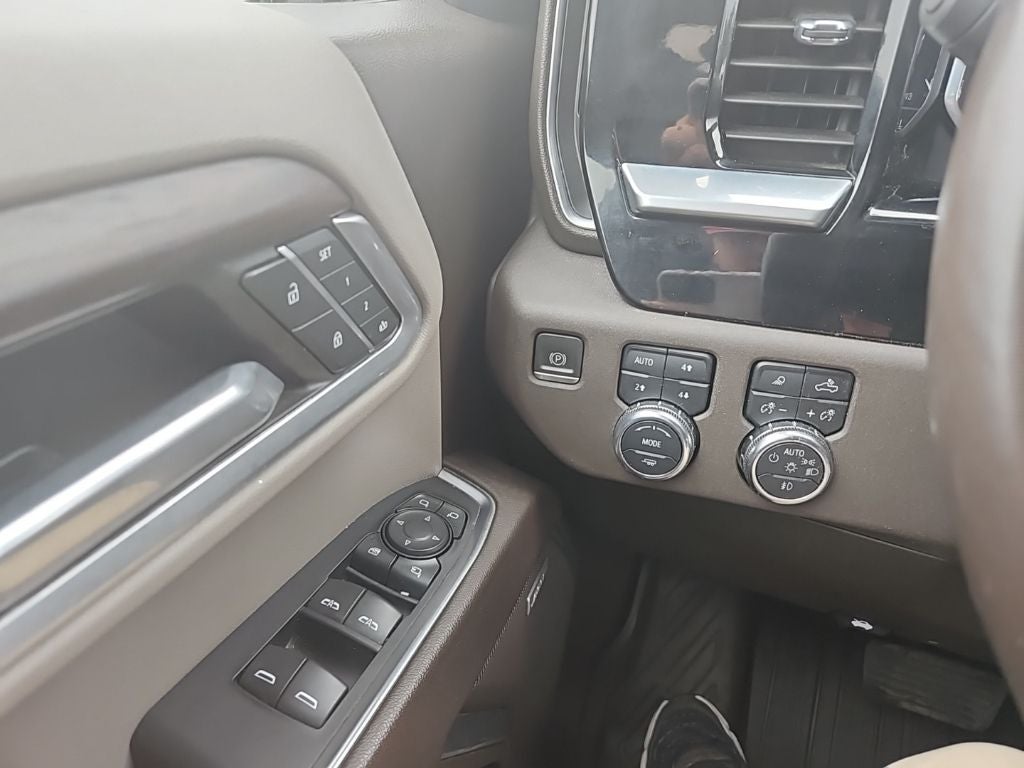 2023 GMC Sierra 1500 4WD Crew Cab Short Box SLT