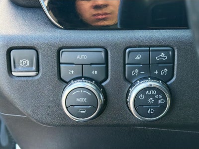 2024 GMC Sierra 1500 4WD Crew Cab Short Box SLT