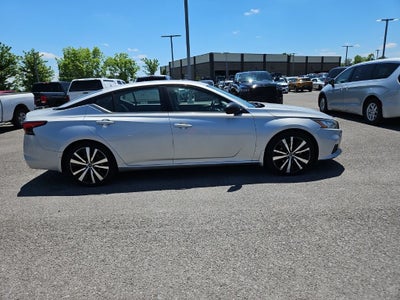 2022 Nissan Altima SR FWD