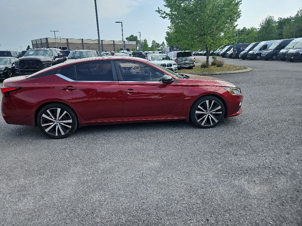 2020 Nissan Altima SR FWD