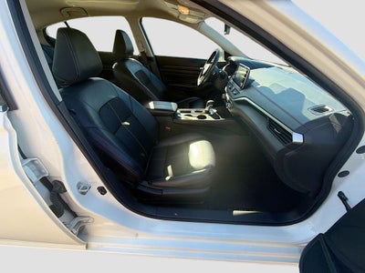 2022 Nissan Altima SR FWD