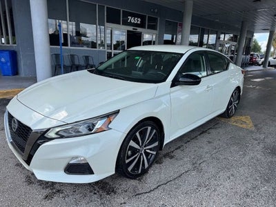 2022 Nissan Altima SR FWD
