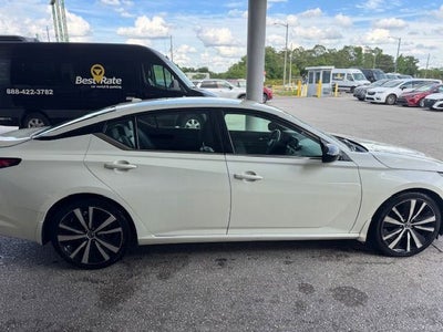 2022 Nissan Altima SR FWD