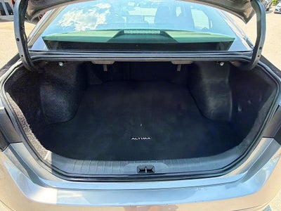 2023 Nissan Altima SL FWD