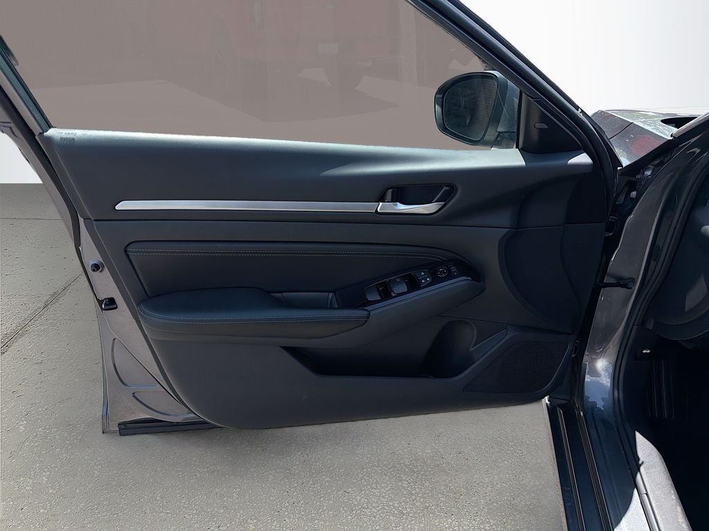 2023 Nissan Altima SL FWD