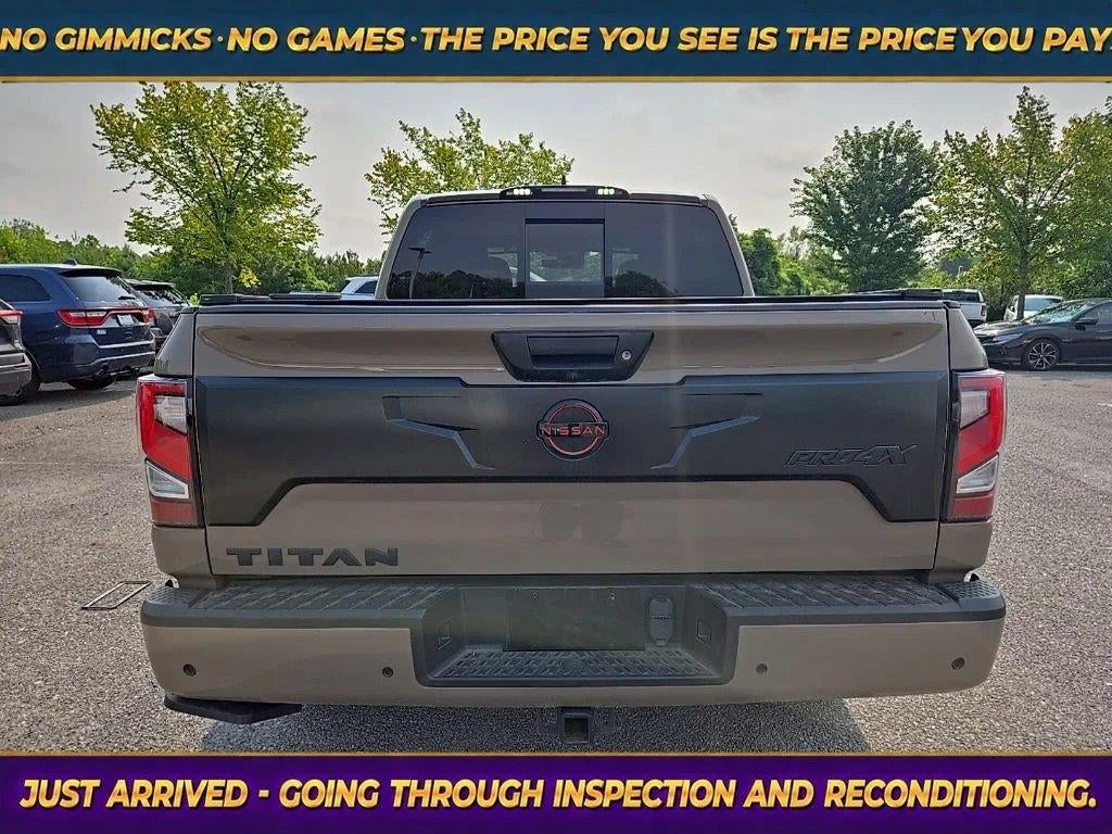 2023 Nissan TITAN Crew Cab PRO-4X 4x4