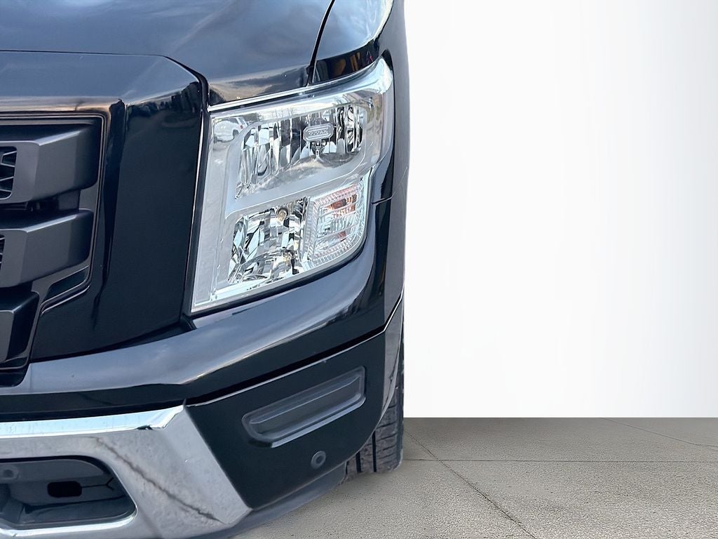 2021 Nissan TITAN Crew Cab SV 4x2