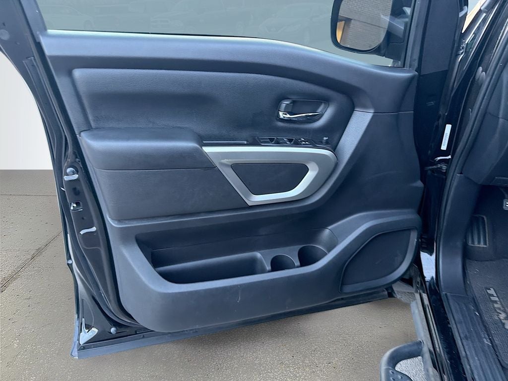 2021 Nissan TITAN Crew Cab SV 4x2