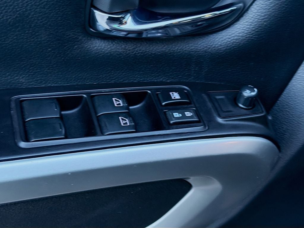 2021 Nissan TITAN Crew Cab SV 4x2